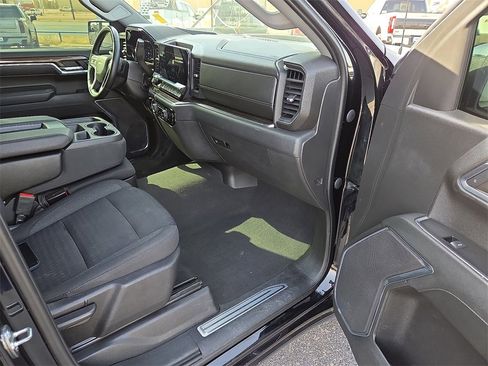 Used 2023 Chevrolet Silverado 1500 LT image 13