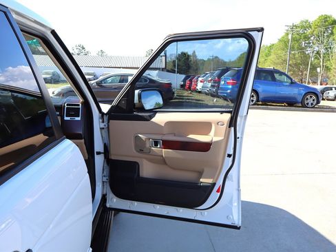 Used 2011 Land Rover Range Rover HSE LUX image 31