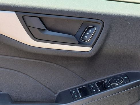Used 2022 Ford Escape SE AWD/4WD image 19
