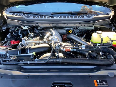 New 2026 Ford F250 Platinum AWD/4WD image 16