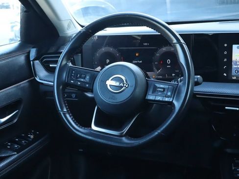 Used 2025 Nissan Kicks SR FWD image 30