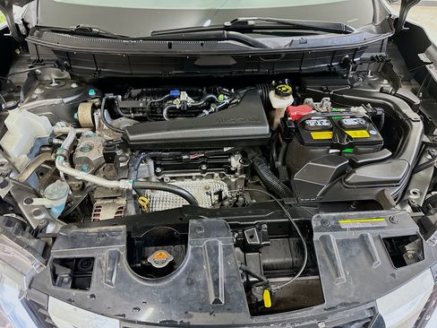 Used 2018 Nissan Rogue SV w/ Premium Package AWD/4WD image 35