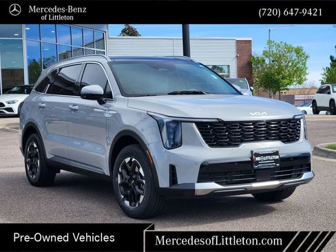 Used 2025 Kia Sorento S w/ Panoramic Sunroof Package AWD/4WD image 3