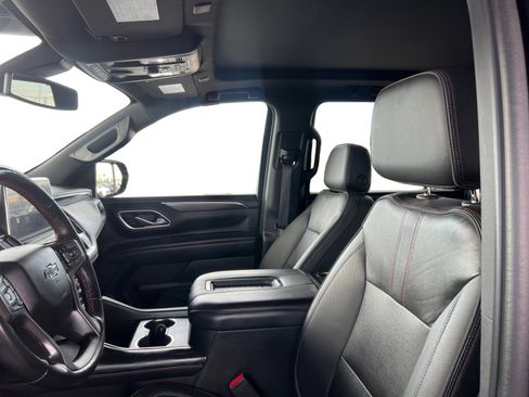 Used 2022 Chevrolet Suburban RST w/ Sport Performance Package image 10