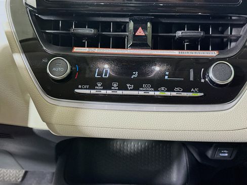 Used 2025 Toyota Corolla LE FWD image 22