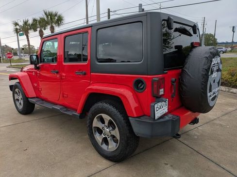 Used 2017 Jeep Wrangler Unlimited Sahara w/ Connectivity Group image 6