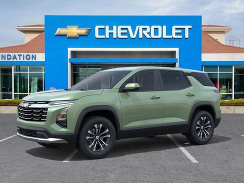 New 2026 Chevrolet Equinox LT image 2