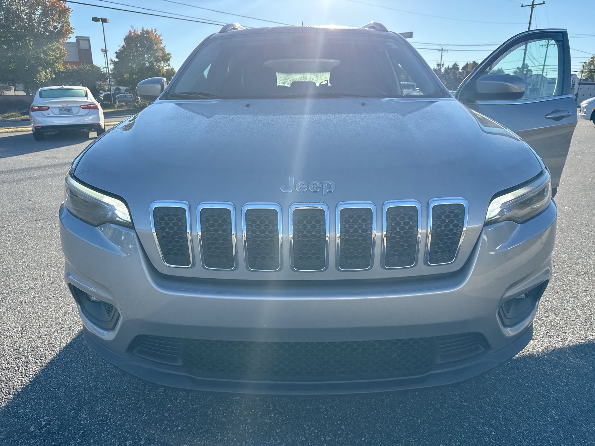 Used 2019 Jeep Cherokee Latitude Plus FWD image 31