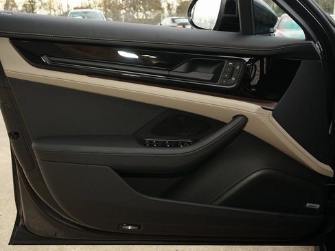 Used 2025 Porsche Panamera 4 image 26