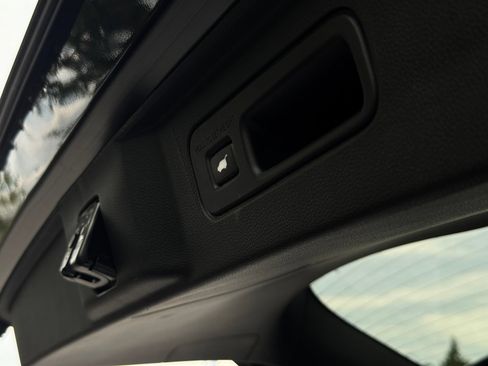 Certified 2025 Honda Pilot Elite image 36