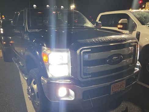 Used 2016 Ford F350 Lariat w/ Lariat Interior Package image 10