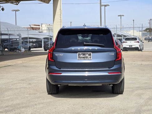 Used 2025 Volvo XC90 T8 Plus w/ Protection Package Premier image 8
