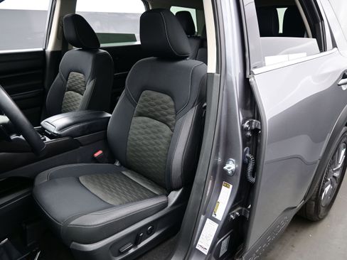 Used 2023 Nissan Pathfinder SV AWD/4WD image 12