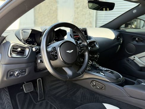 Used 2022 Aston Martin V8 Vantage Coupe RWD image 26