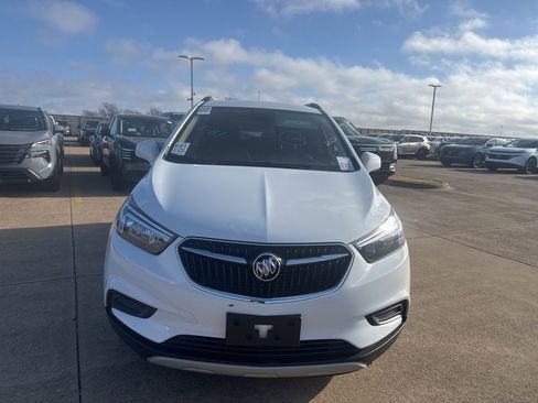 Used 2022 Buick Encore Preferred w/ Safety Package image 2