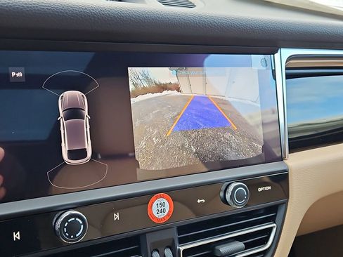 New 2026 Porsche Macan image 13