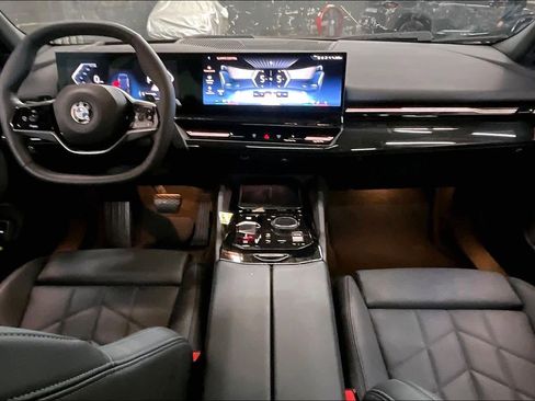 Used 2024 BMW 530i w/ Premium Package image 17