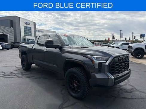 Used 2024 Toyota Tundra Platinum AWD/4WD image 2