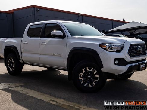 Used 2018 Toyota Tacoma TRD Off-Road w/ Technology Package image 1