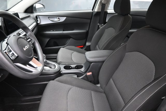 Used 2024 Kia Forte LXS FWD image 17