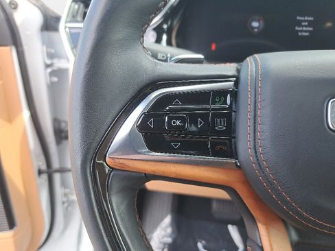 Certified 2025 Jeep Grand Cherokee L Summit AWD/4WD image 19