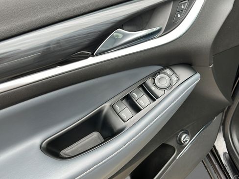 Used 2023 Buick Enclave Essence FWD image 20