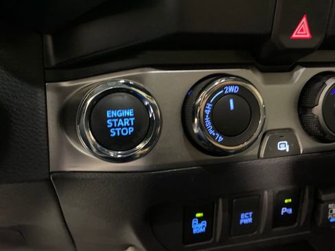 Certified 2022 Toyota Tacoma Limited image 20