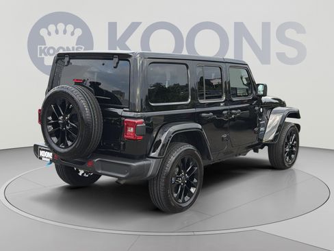 Used 2024 Jeep Wrangler Unlimited Sahara w/ Technology Group AWD/4WD image 7