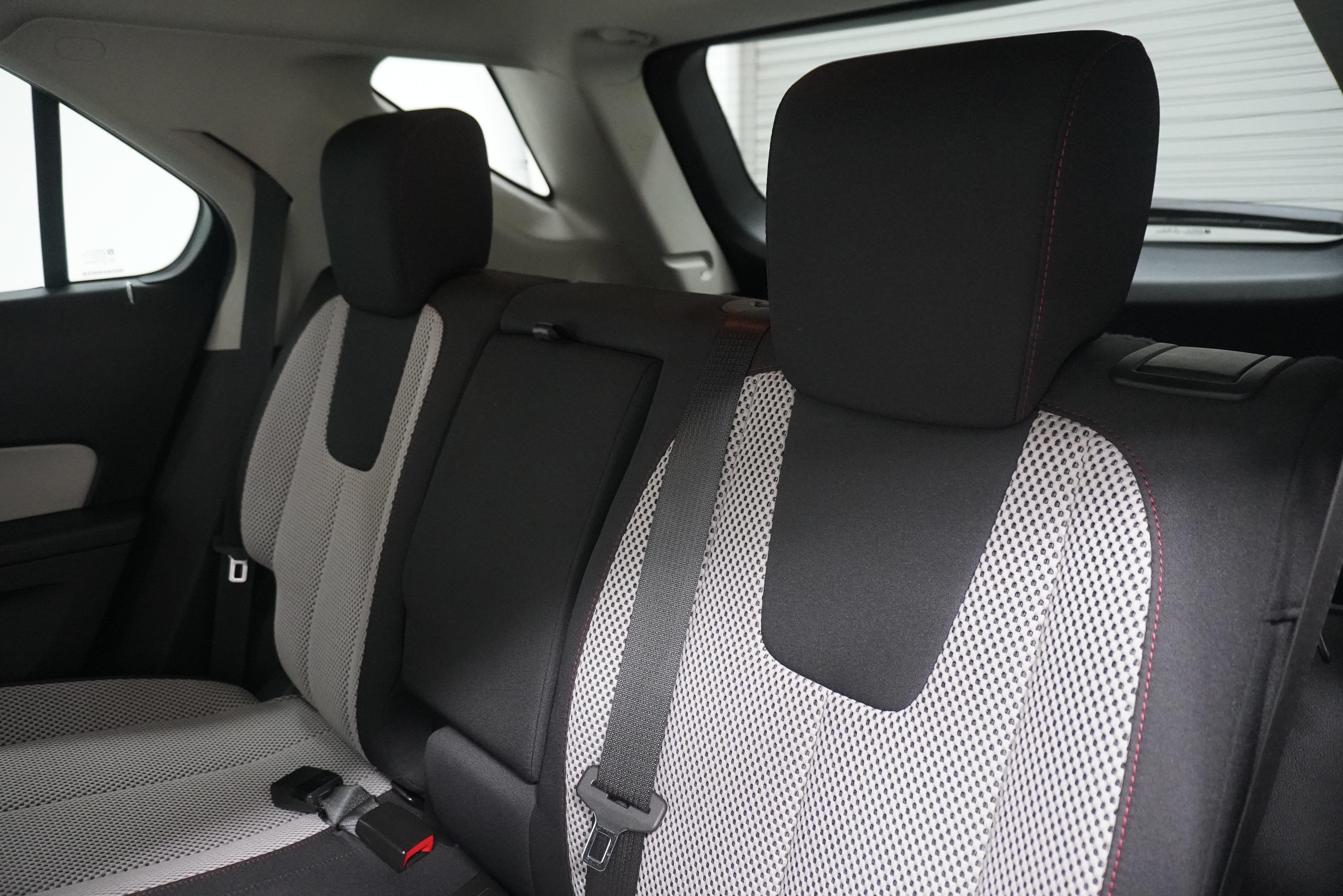 Used 2010 Chevrolet Equinox LT FWD image 13