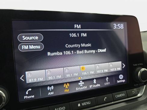 Used 2025 Nissan Rogue SV FWD image 22