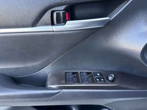 Used 2023 Toyota Camry SE FWD image 10
