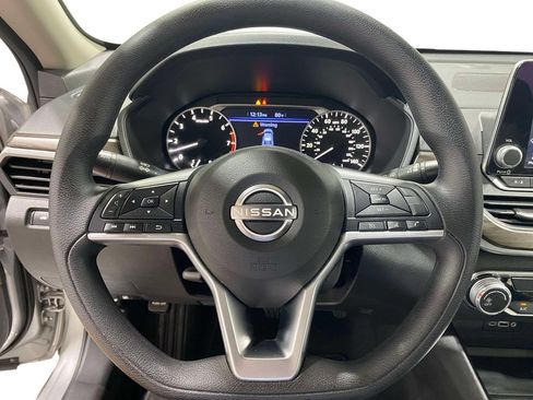 Used 2024 Nissan Altima 2.5 SV FWD image 22