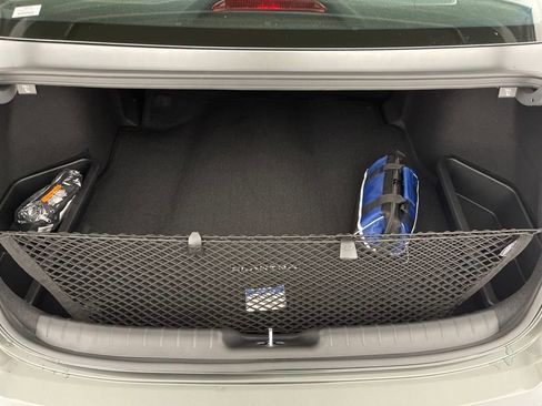 New 2025 Hyundai Elantra Limited image 10