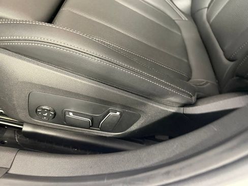Used 2025 BMW 330i xDrive Sedan AWD/4WD image 25