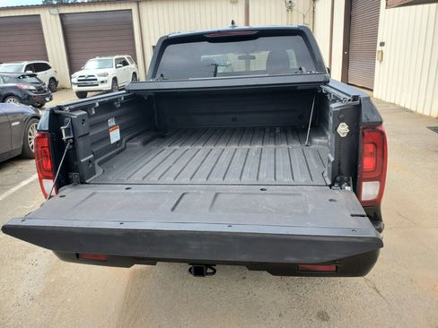 Used 2018 Honda Ridgeline Sport image 11