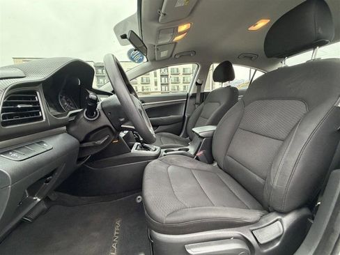 Used 2019 Hyundai Elantra SE w/ Cargo Package image 16
