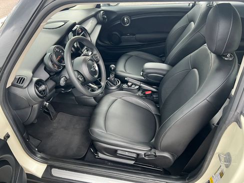 Used 2019 MINI Cooper 2-Door Hardtop FWD image 14