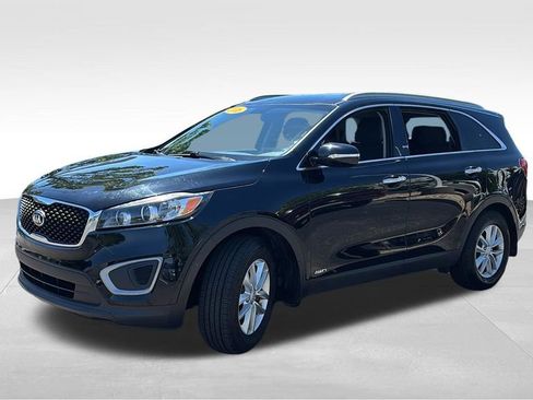 Used 2016 Kia Sorento AWD w/ LX Convenience Package image 3