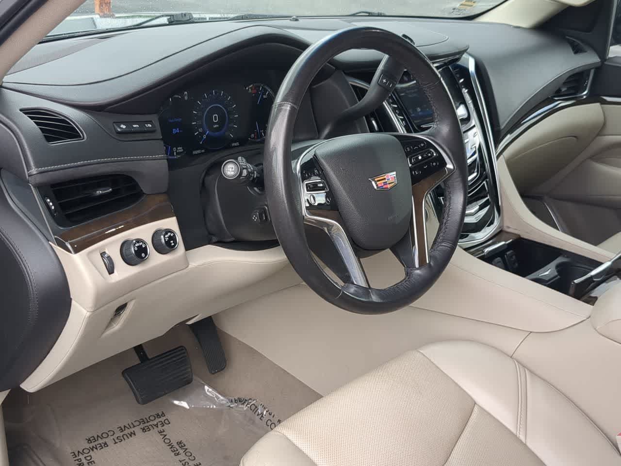 Used 2020 Cadillac Escalade Premium Luxury w/ Escalade Sport Edition AWD/4WD image 10