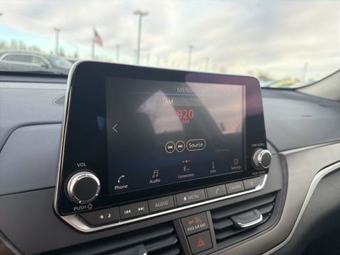 Used 2024 Nissan Altima 2.5 SV image 26