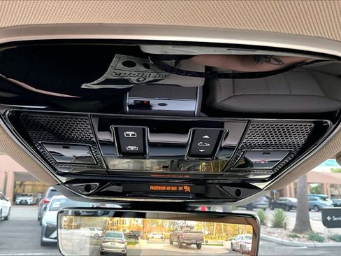 Used 2024 Land Rover Range Rover SE image 33