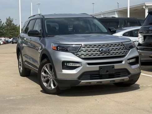Used 2023 Ford Explorer Limited AWD/4WD image 2