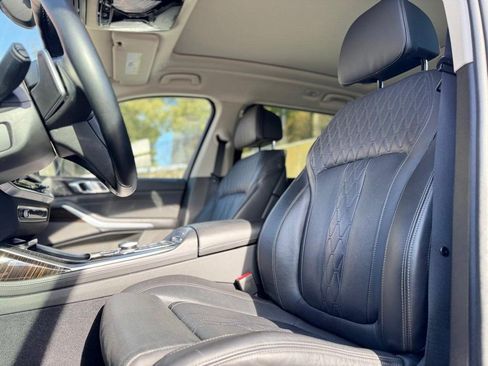 Used 2025 BMW X7 xDrive40i image 15