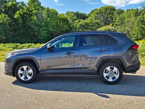 Used 2020 Toyota RAV4 XLE w/ Convenience Package AWD/4WD image 2
