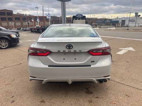 Used 2024 Toyota Camry SE image 6