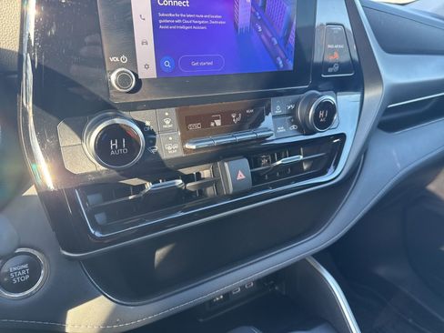 Used 2023 Toyota Highlander LE image 22