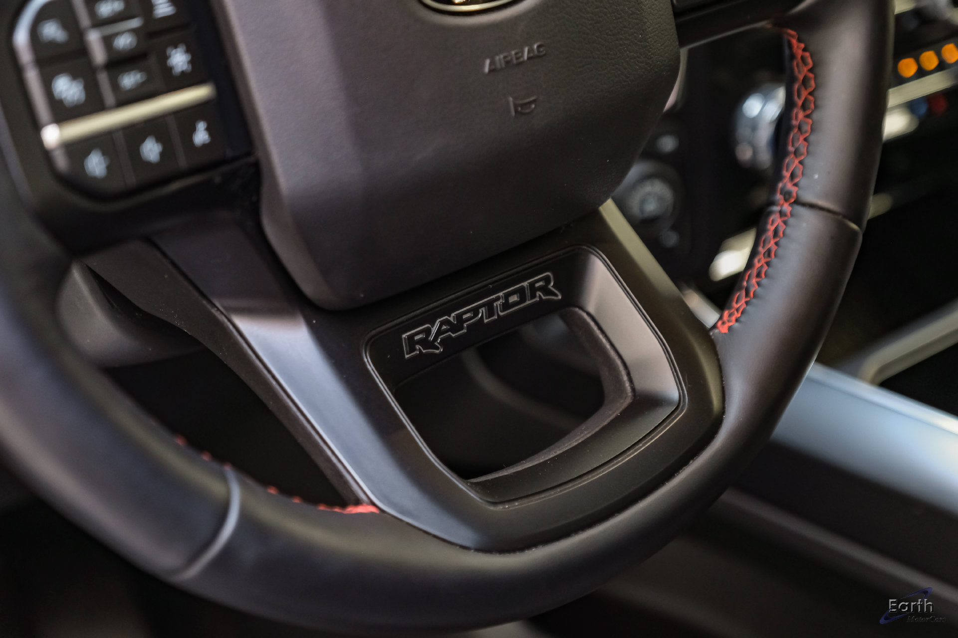 Used 2025 Ford F150 Raptor AWD/4WD image 47