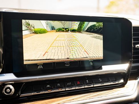 Used 2024 Chevrolet Silverado 1500 LT Trail Boss w/ Convenience Package II image 31