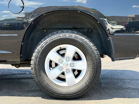 Used 2016 RAM 1500 Classic SLT AWD/4WD image 36