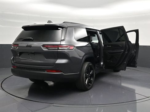 Used 2023 Jeep Grand Cherokee L Laredo RWD image 32